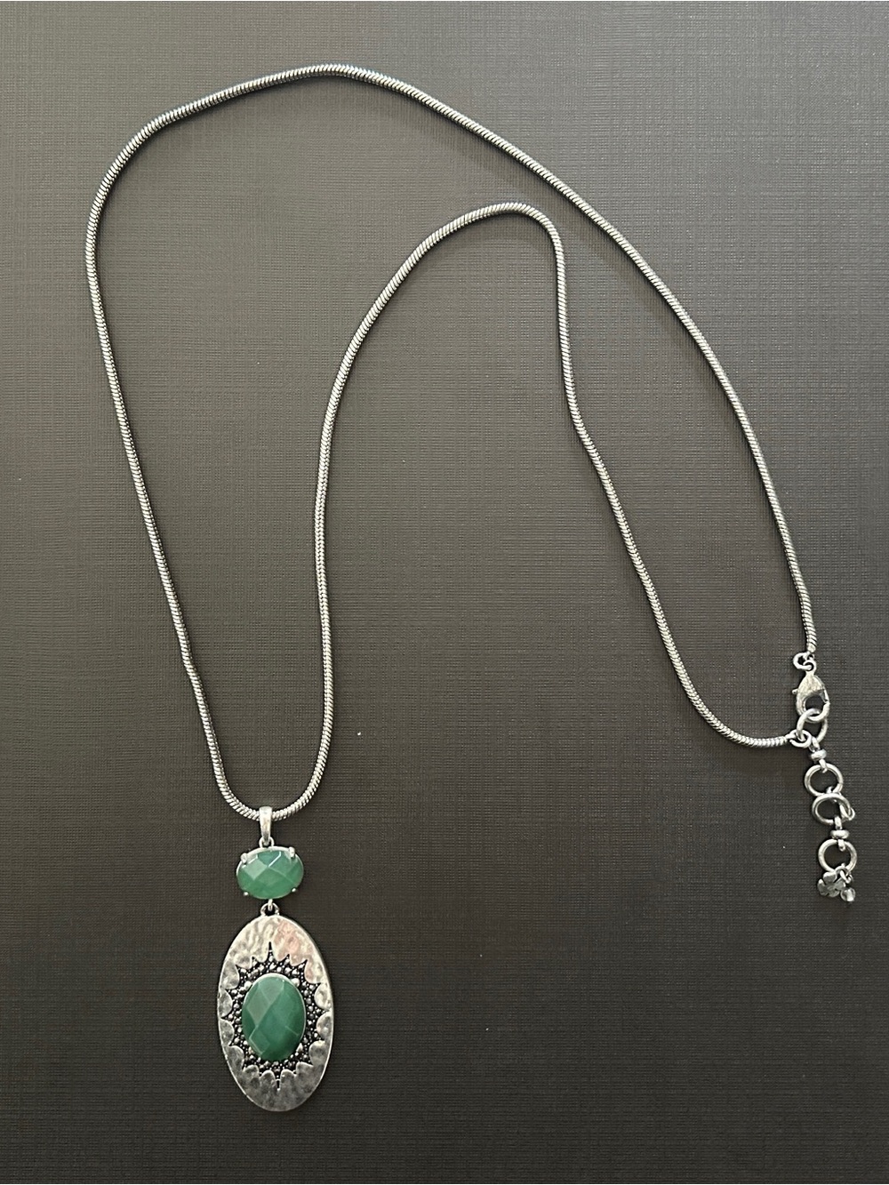 Silver Tone, Faceted Jade Green Lucite Pendant Necklace